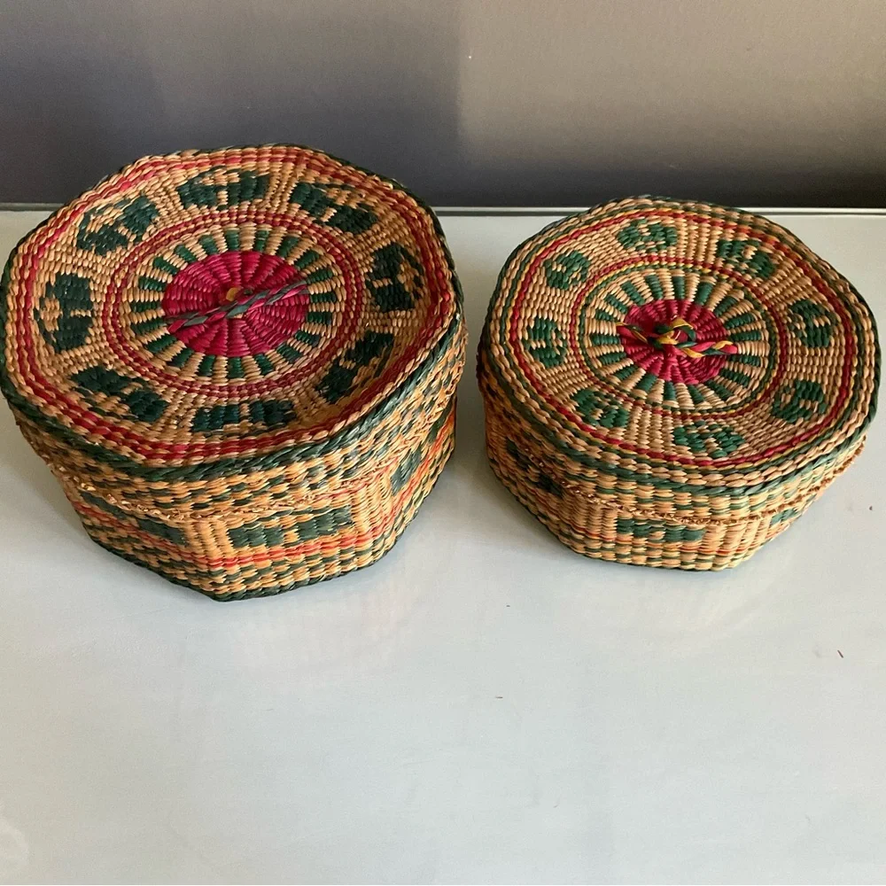 Vintage Sweetgrass Lidded Nesting Basket Set Of 2
